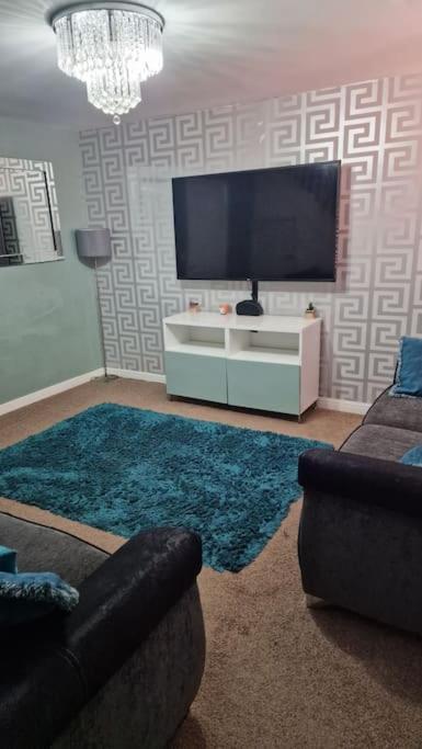 Well Furnished 3 Bedroom House In A Cosy Estate In Bolton Dış mekan fotoğraf